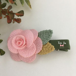 Flor de tecido rosa bebê