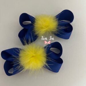 Par de laço (P) azul com pompom amarelo